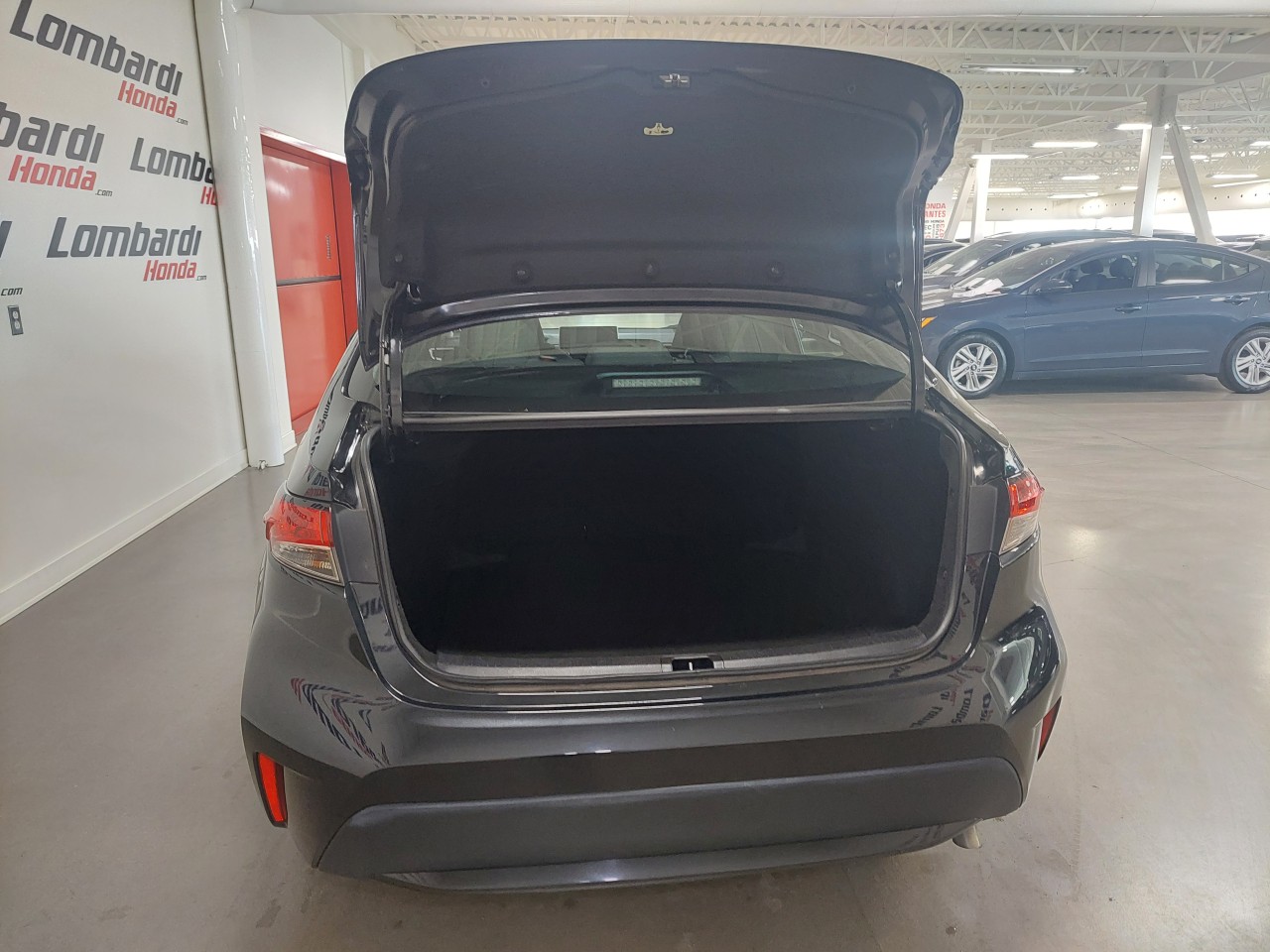 2021 Toyota Corolla LE Main Image