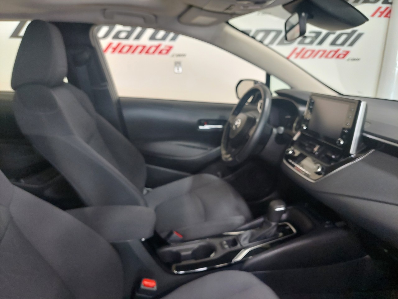 2021 Toyota Corolla LE Main Image