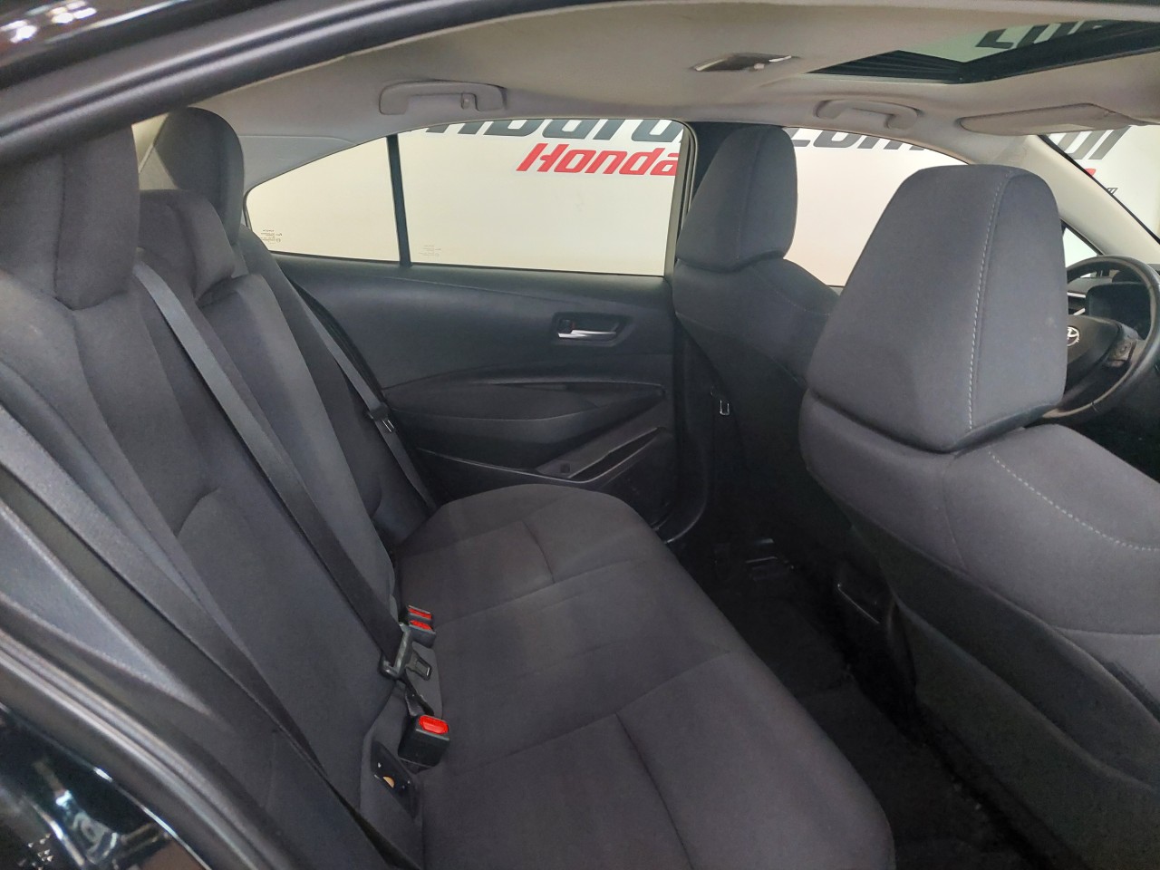 2021 Toyota Corolla LE Main Image