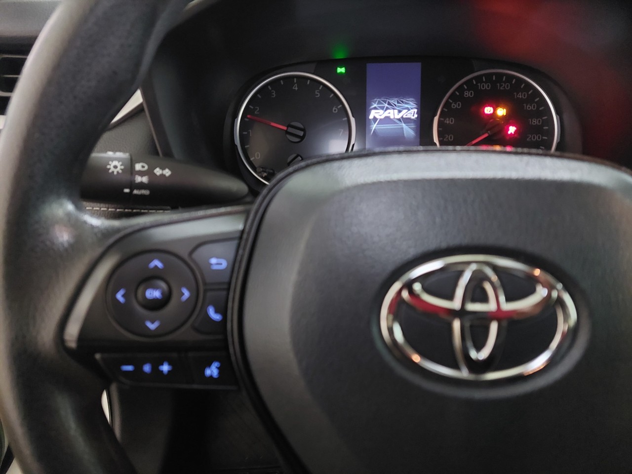 2021 Toyota RAV4 LE Main Image