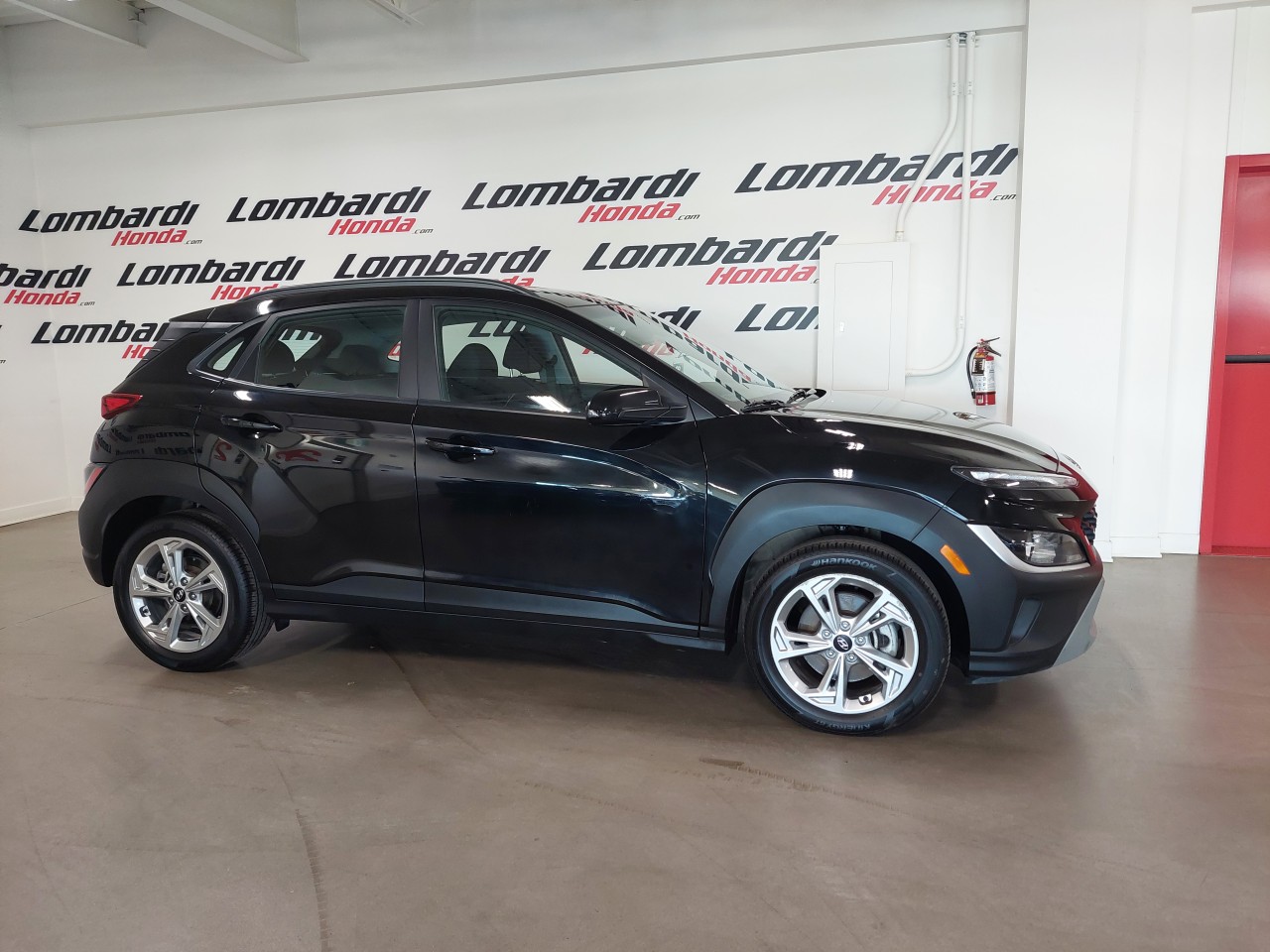 2022 Hyundai Kona Preferred Main Image
