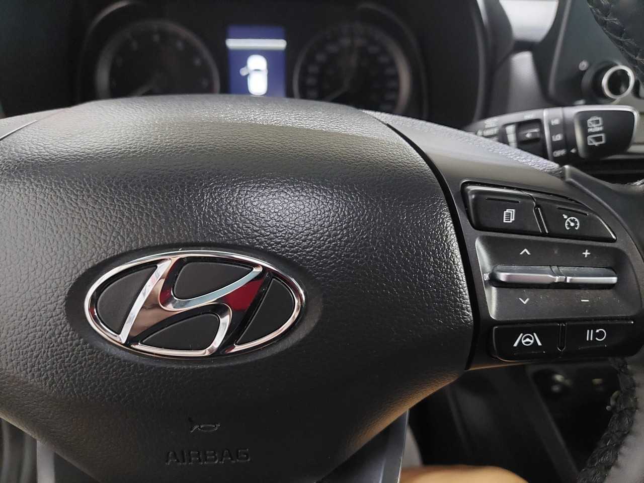 2022 Hyundai Kona Preferred Main Image