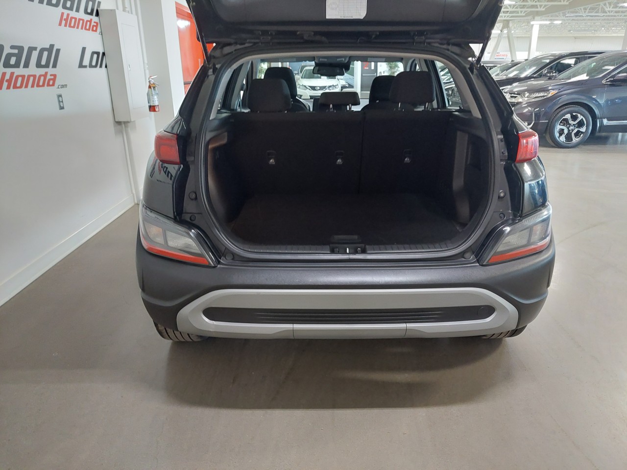 2022 Hyundai Kona Preferred Main Image
