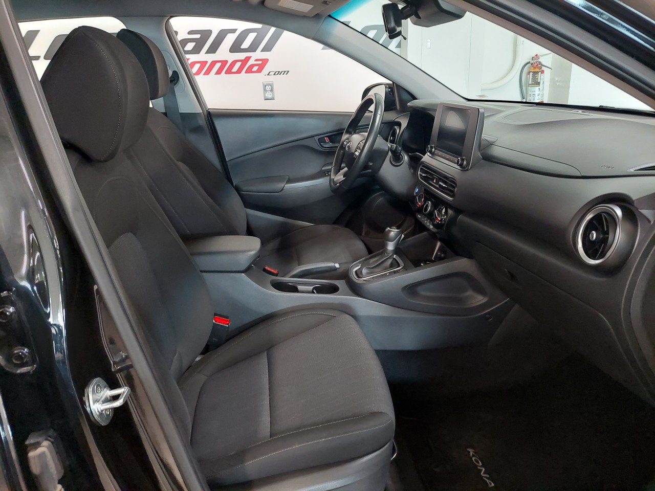 2022 Hyundai Kona Preferred Main Image
