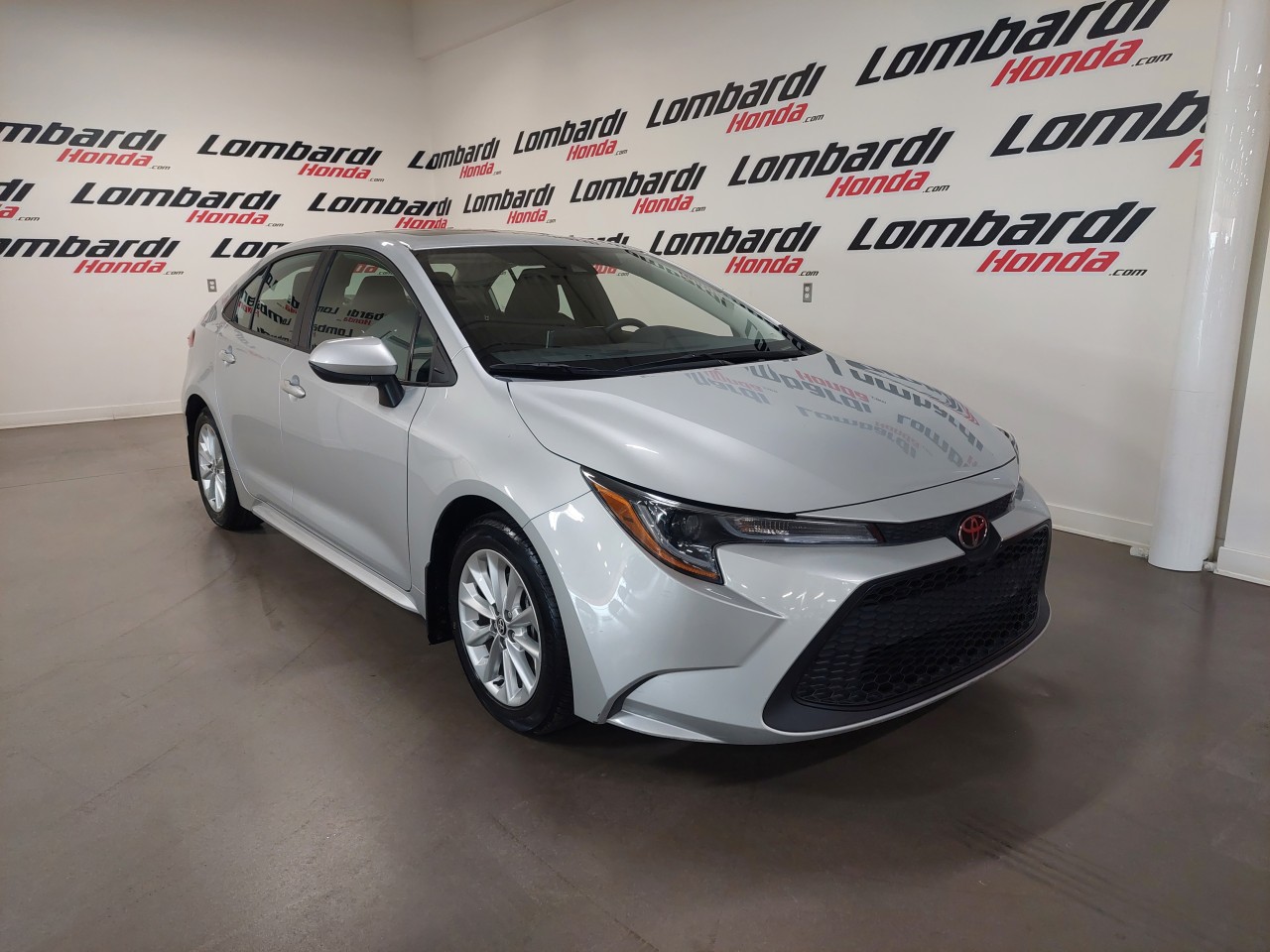 2021 Toyota Corolla LE Image principale