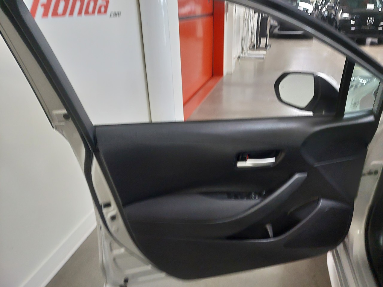 2021 Toyota Corolla LE Main Image