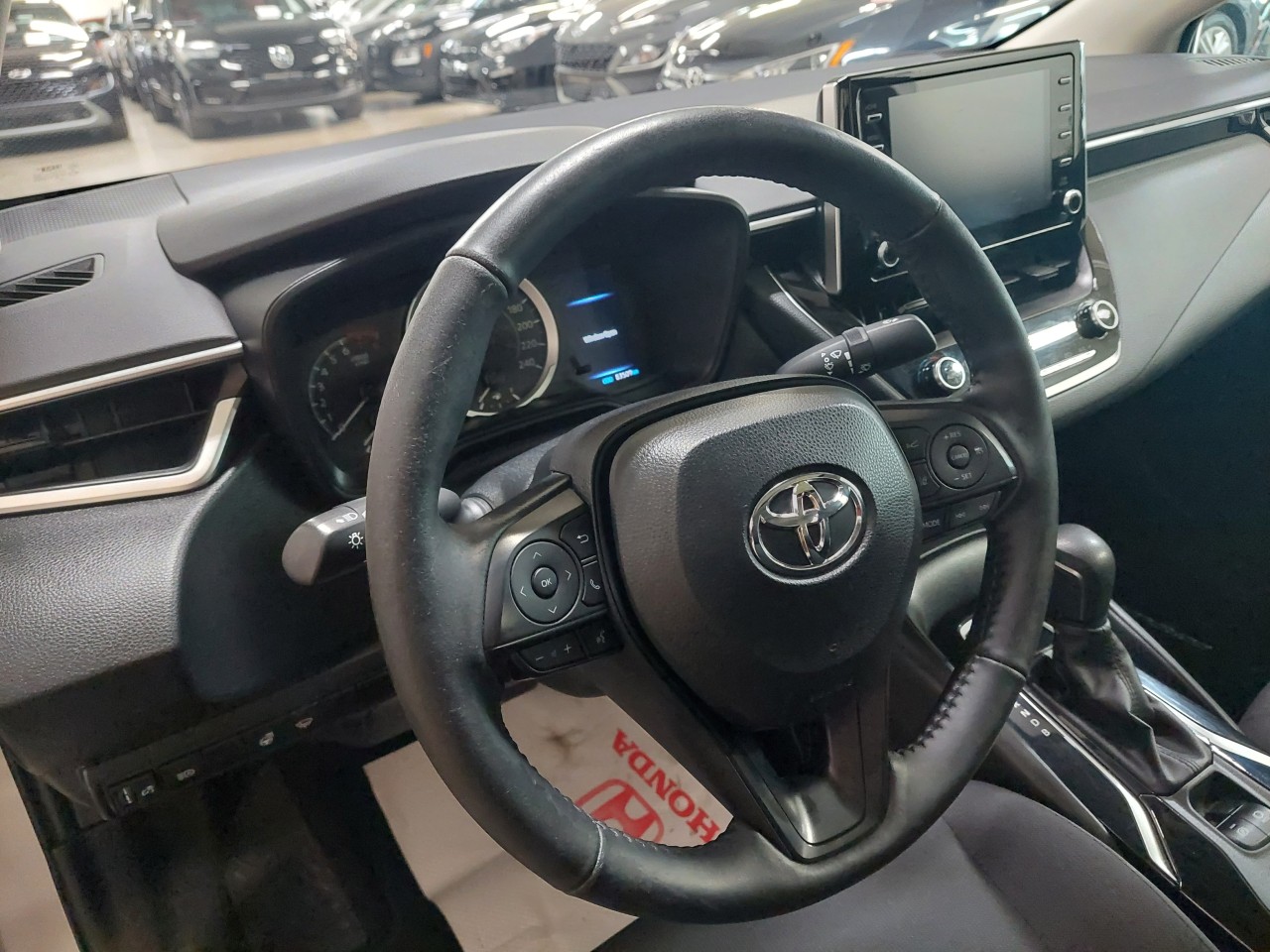 2021 Toyota Corolla LE Main Image