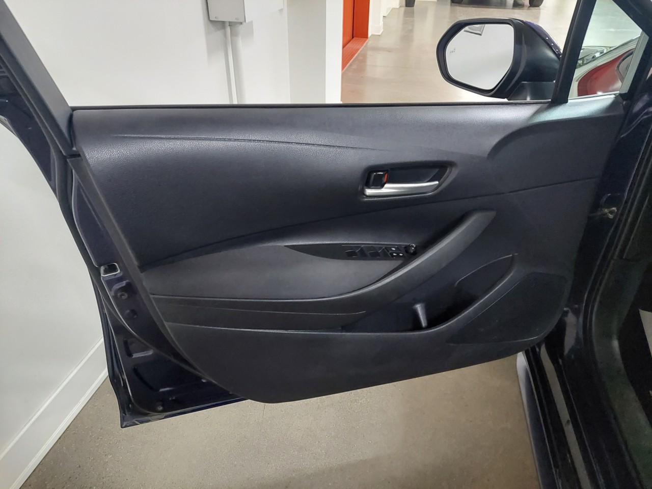 2021 Toyota Corolla LE Main Image