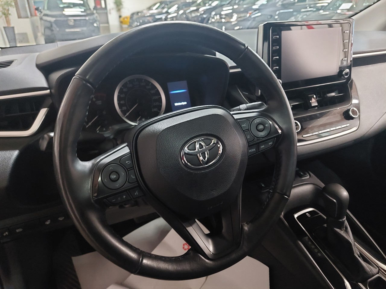 2021 Toyota Corolla LE Main Image