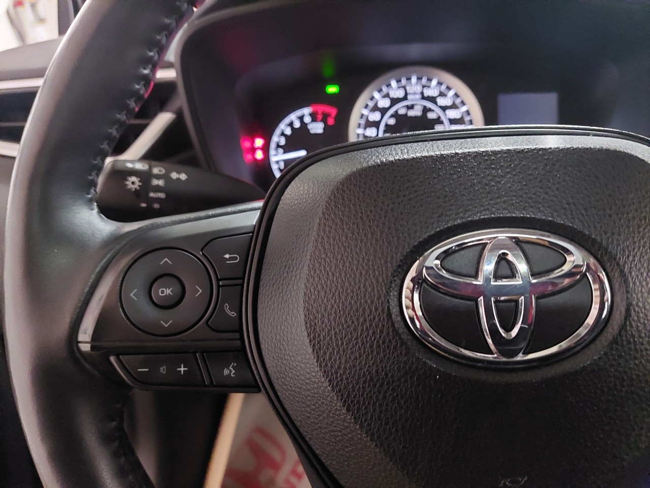2021 Toyota Corolla LE Main Image