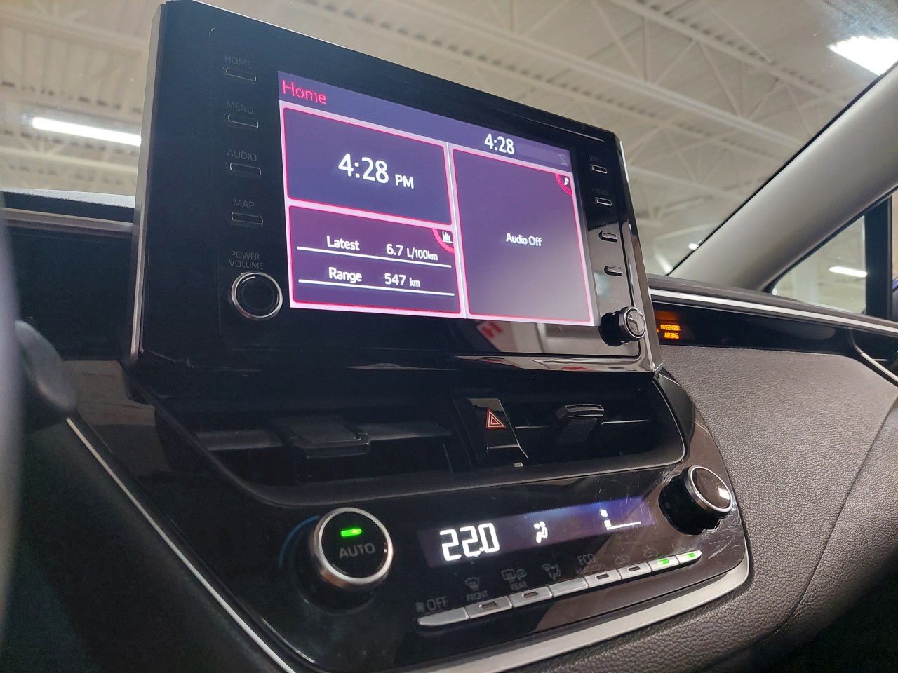 2021 Toyota Corolla LE Main Image