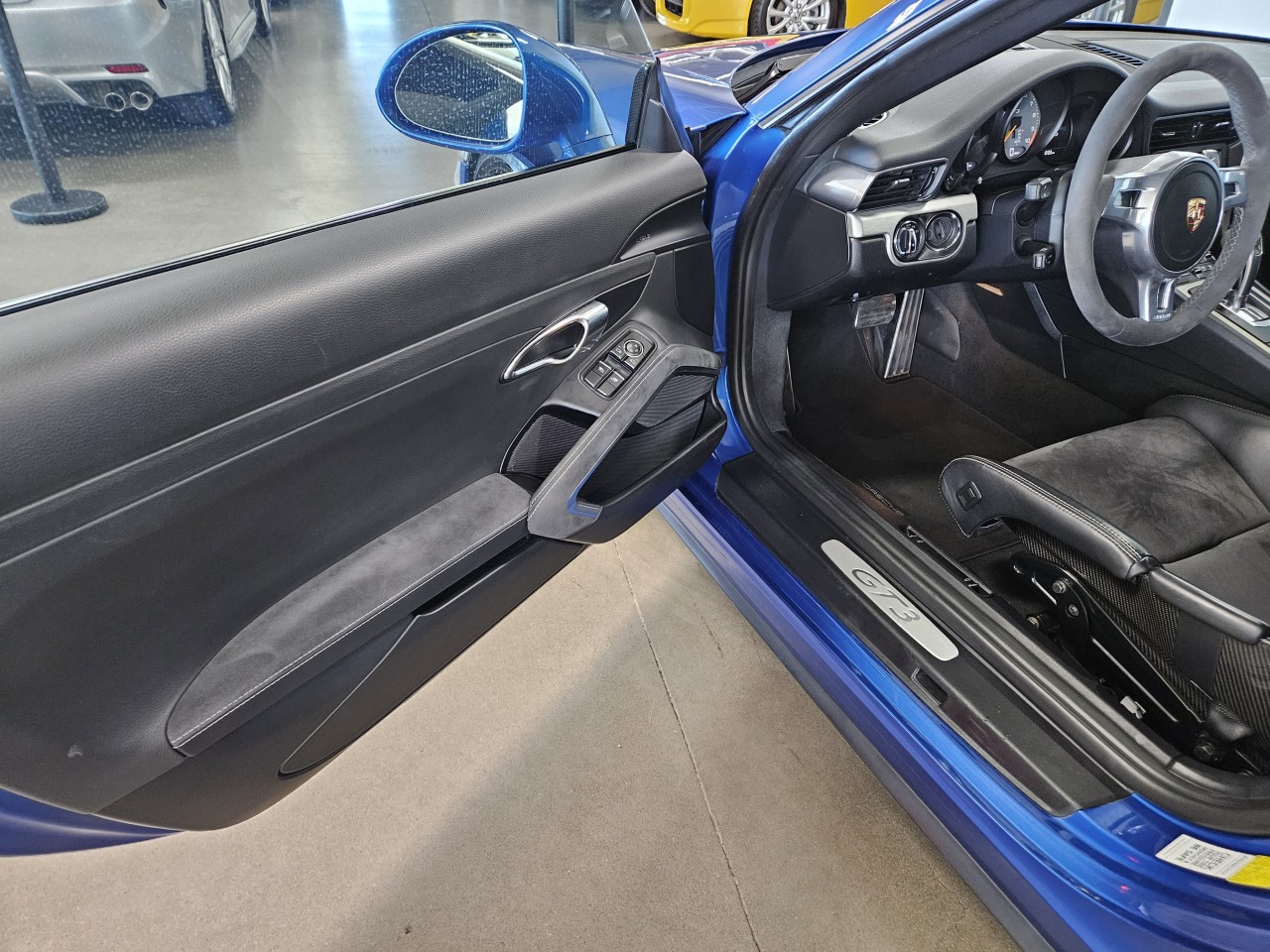 2015 Porsche 911 GT3 Main Image