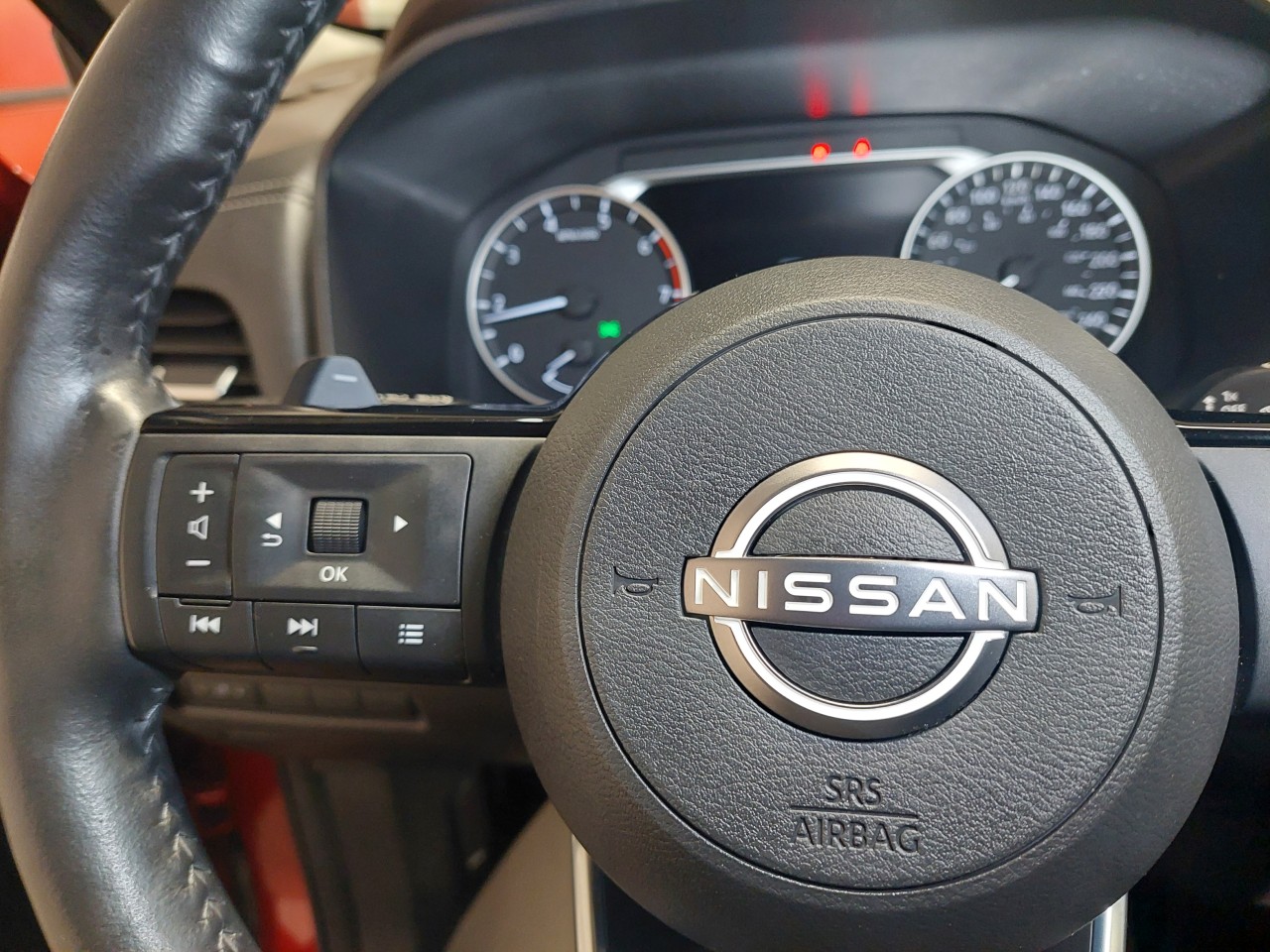 2022 Nissan Rogue SV Main Image