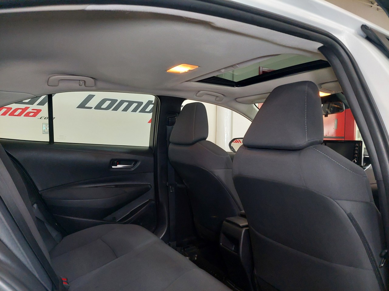 2020 Toyota Corolla LE Main Image