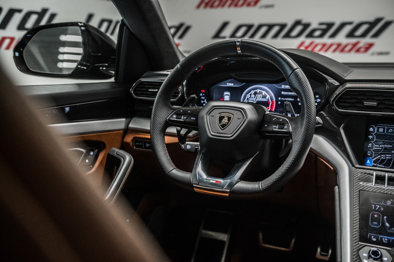 2019 Lamborghini Urus  Main Image