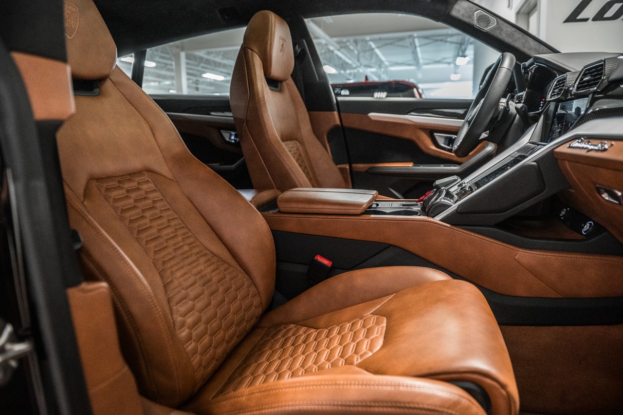 2019 Lamborghini Urus  Main Image