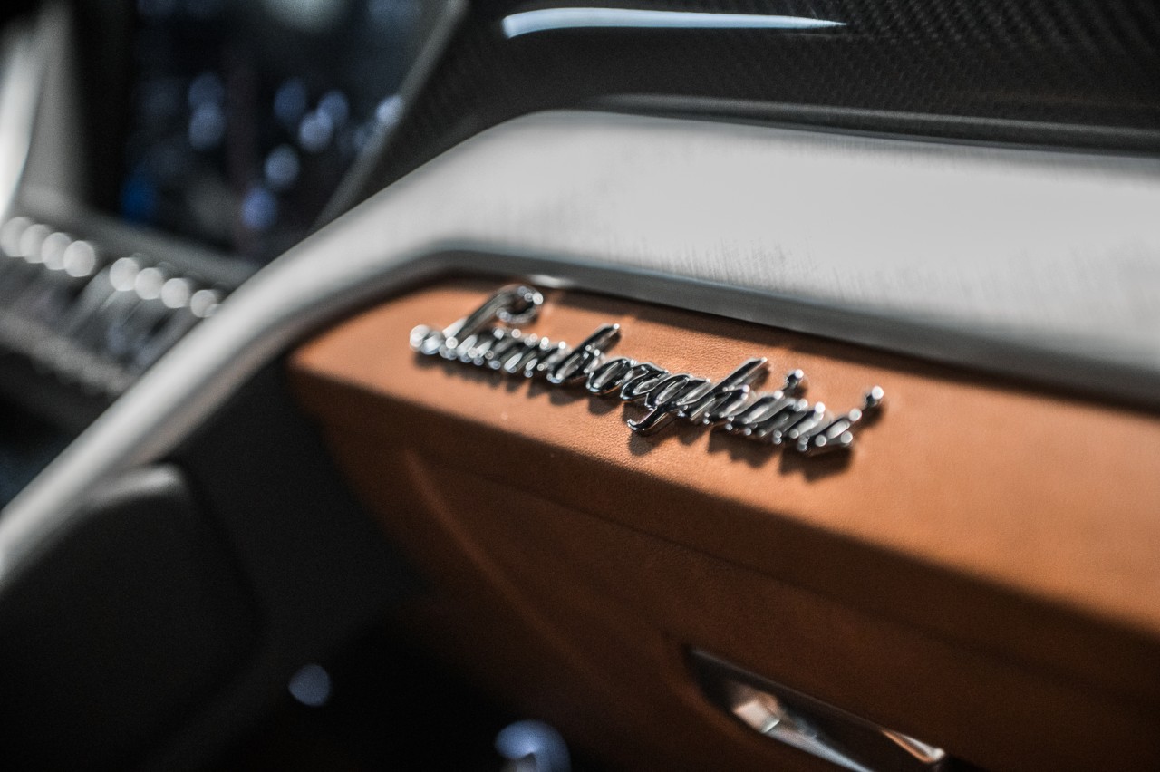 2019 Lamborghini Urus  Main Image