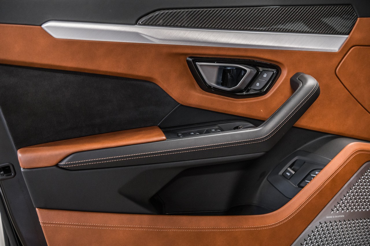 2019 Lamborghini Urus  Main Image