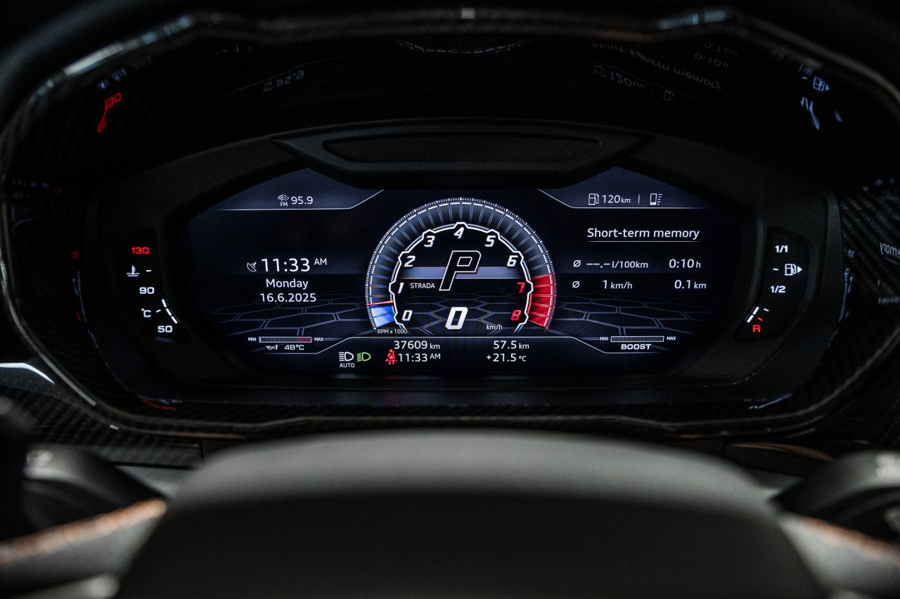 2019 Lamborghini Urus  Main Image