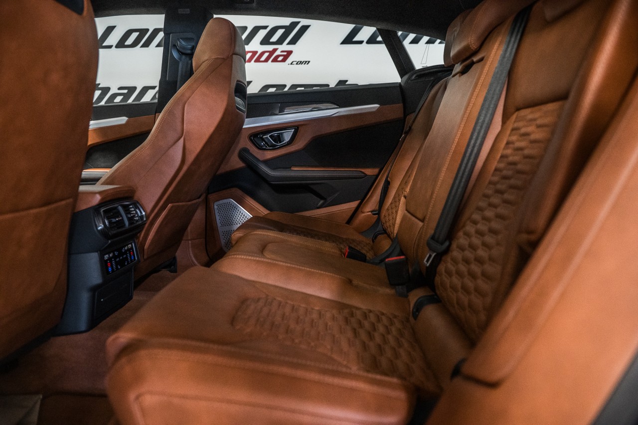 2019 Lamborghini Urus  Main Image