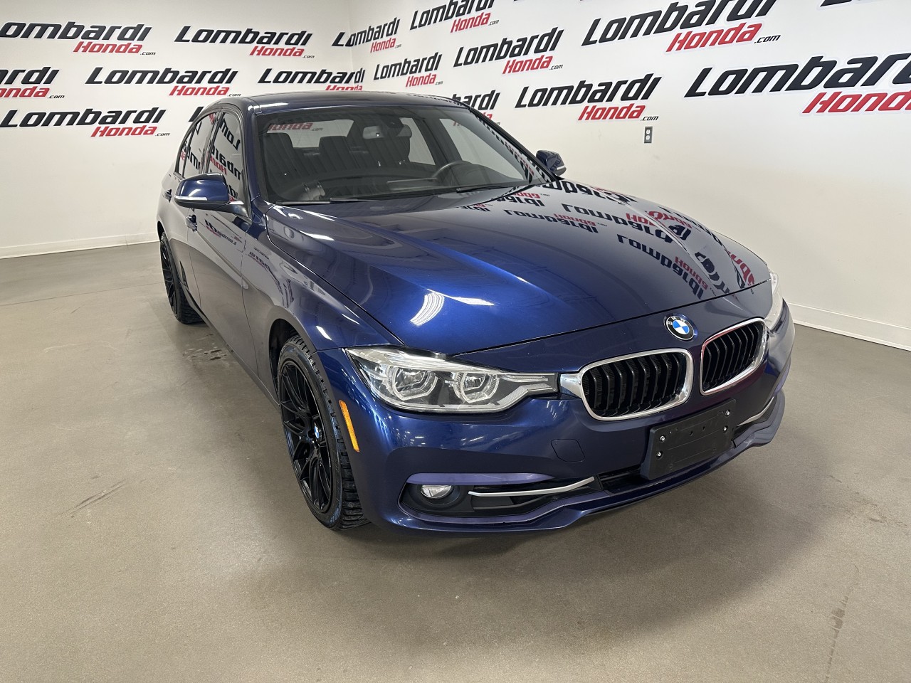 BMW 2018 330i xDrive 330i xDrive