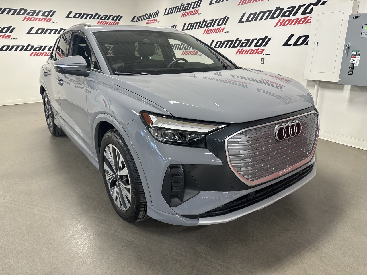 Audi 2025 Q4 e-tron 45 RWD